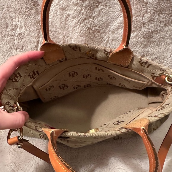 NWOT Dooney & Bourke Canvas Leather Monogram Shoulder Handbag - Picture 4 of 6